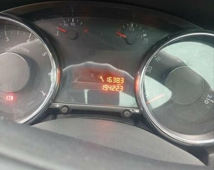 Серый Пежо 5008, объемом двигателя 1.6 л и пробегом 194 тыс. км за 7300 $, фото 14 на Automoto.ua
