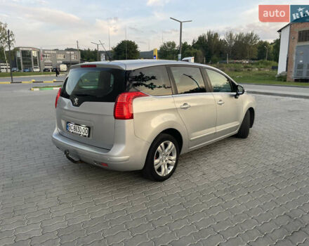 Сірий Пежо 5008, об'ємом двигуна 2 л та пробігом 337 тис. км за 9000 $, фото 7 на Automoto.ua