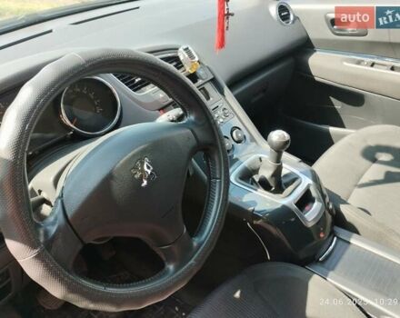 Сірий Пежо 5008, об'ємом двигуна 1.6 л та пробігом 210 тис. км за 7099 $, фото 9 на Automoto.ua