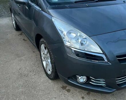 Серый Пежо 5008, объемом двигателя 2 л и пробегом 227 тыс. км за 7200 $, фото 4 на Automoto.ua