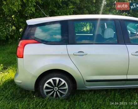 Сірий Пежо 5008, об'ємом двигуна 1.6 л та пробігом 210 тис. км за 7099 $, фото 11 на Automoto.ua