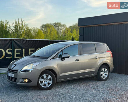 Серый Пежо 5008, объемом двигателя 1.56 л и пробегом 268 тыс. км за 7290 $, фото 3 на Automoto.ua
