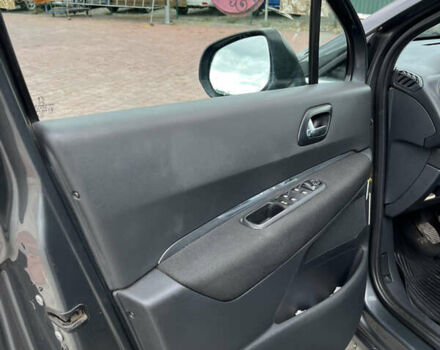 Сірий Пежо 5008, об'ємом двигуна 1.6 л та пробігом 283 тис. км за 7500 $, фото 10 на Automoto.ua