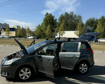 Серый Пежо 5008, объемом двигателя 1.6 л и пробегом 298 тыс. км за 7500 $, фото 10 на Automoto.ua