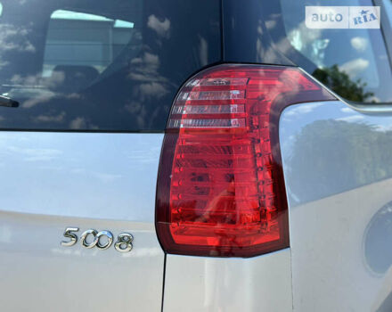 Серый Пежо 5008, объемом двигателя 1.56 л и пробегом 271 тыс. км за 6850 $, фото 17 на Automoto.ua