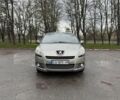 Серый Пежо 5008, объемом двигателя 1.6 л и пробегом 192 тыс. км за 8000 $, фото 1 на Automoto.ua