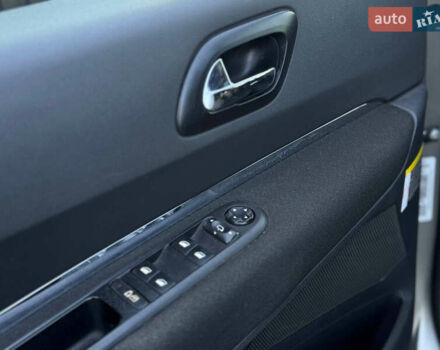 Серый Пежо 5008, объемом двигателя 1.56 л и пробегом 268 тыс. км за 7290 $, фото 13 на Automoto.ua