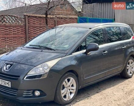 Сірий Пежо 5008, об'ємом двигуна 1.6 л та пробігом 294 тис. км за 7600 $, фото 4 на Automoto.ua