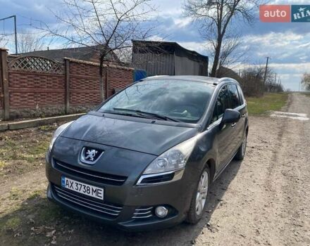 Сірий Пежо 5008, об'ємом двигуна 1.6 л та пробігом 294 тис. км за 7600 $, фото 7 на Automoto.ua