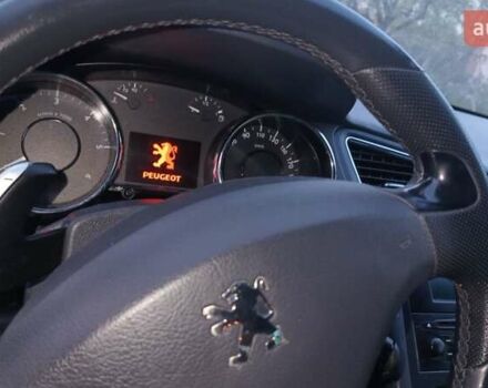 Серый Пежо 5008, объемом двигателя 1.6 л и пробегом 182 тыс. км за 8300 $, фото 5 на Automoto.ua