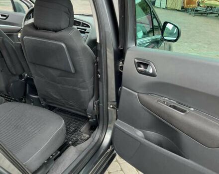 Сірий Пежо 5008, об'ємом двигуна 1.6 л та пробігом 283 тис. км за 7500 $, фото 12 на Automoto.ua