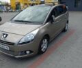 Серый Пежо 5008, объемом двигателя 1.6 л и пробегом 186 тыс. км за 8200 $, фото 1 на Automoto.ua