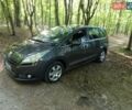 Серый Пежо 5008, объемом двигателя 1.6 л и пробегом 270 тыс. км за 7500 $, фото 1 на Automoto.ua