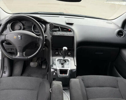 Серый Пежо 5008, объемом двигателя 2 л и пробегом 306 тыс. км за 8800 $, фото 10 на Automoto.ua