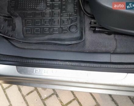 Сірий Пежо 5008, об'ємом двигуна 1.6 л та пробігом 193 тис. км за 7950 $, фото 7 на Automoto.ua