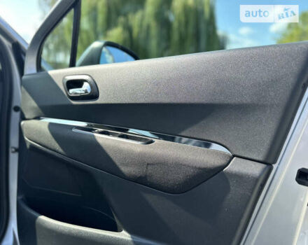 Серый Пежо 5008, объемом двигателя 1.56 л и пробегом 271 тыс. км за 6850 $, фото 24 на Automoto.ua