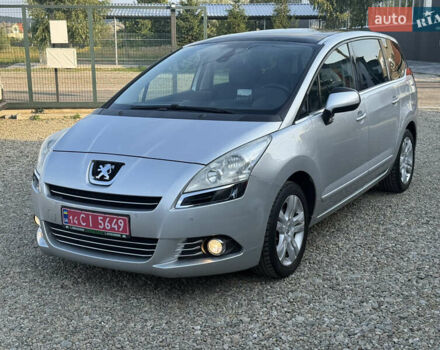 Серый Пежо 5008, объемом двигателя 1.6 л и пробегом 240 тыс. км за 6250 $, фото 1 на Automoto.ua