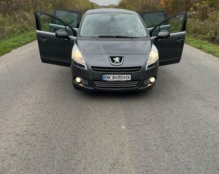 Сірий Пежо 5008, об'ємом двигуна 1.56 л та пробігом 235 тис. км за 7800 $, фото 9 на Automoto.ua
