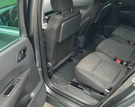 Сірий Пежо 5008, об'ємом двигуна 1.56 л та пробігом 235 тис. км за 7800 $, фото 11 на Automoto.ua