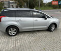 Серый Пежо 5008, объемом двигателя 2 л и пробегом 306 тыс. км за 8800 $, фото 5 на Automoto.ua