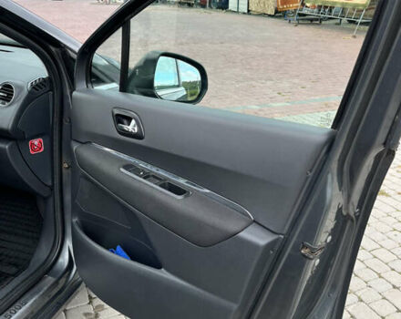 Сірий Пежо 5008, об'ємом двигуна 1.6 л та пробігом 283 тис. км за 7500 $, фото 13 на Automoto.ua