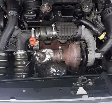 Серый Пежо 5008, объемом двигателя 1.6 л и пробегом 212 тыс. км за 8300 $, фото 1 на Automoto.ua