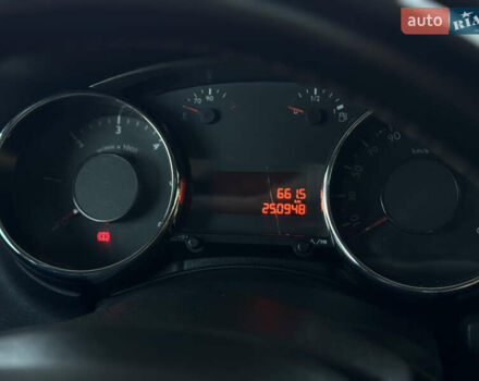 Сірий Пежо 5008, об'ємом двигуна 1.56 л та пробігом 250 тис. км за 7699 $, фото 7 на Automoto.ua