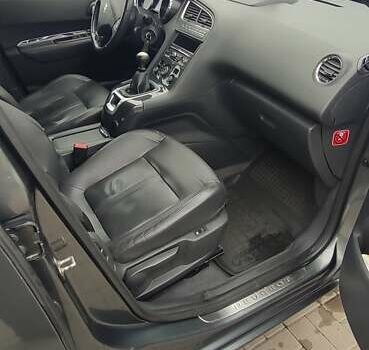 Сірий Пежо 5008, об'ємом двигуна 1.56 л та пробігом 298 тис. км за 10000 $, фото 21 на Automoto.ua