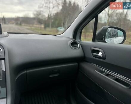 Сірий Пежо 5008, об'ємом двигуна 1.6 л та пробігом 213 тис. км за 6650 $, фото 18 на Automoto.ua