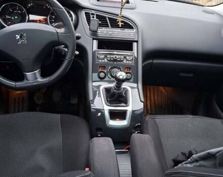 Сірий Пежо 5008, об'ємом двигуна 2 л та пробігом 225 тис. км за 9200 $, фото 11 на Automoto.ua