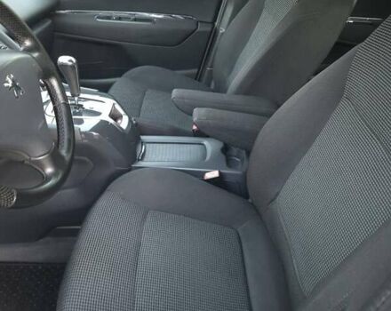 Серый Пежо 5008, объемом двигателя 1.56 л и пробегом 194 тыс. км за 7850 $, фото 3 на Automoto.ua