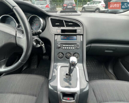 Серый Пежо 5008, объемом двигателя 0 л и пробегом 240 тыс. км за 7300 $, фото 14 на Automoto.ua