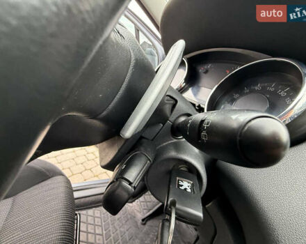 Сірий Пежо 5008, об'ємом двигуна 1.6 л та пробігом 249 тис. км за 6999 $, фото 20 на Automoto.ua