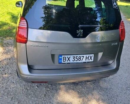 Сірий Пежо 5008, об'ємом двигуна 2 л та пробігом 279 тис. км за 10500 $, фото 1 на Automoto.ua
