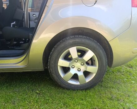 Серый Пежо 5008, объемом двигателя 2 л и пробегом 220 тыс. км за 9300 $, фото 6 на Automoto.ua