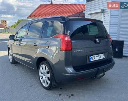 Серый Пежо 5008, объемом двигателя 2 л и пробегом 264 тыс. км за 9899 $, фото 3 на Automoto.ua