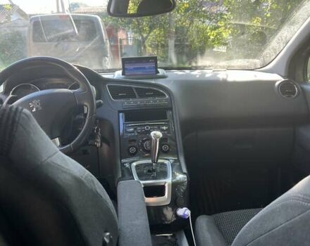 Серый Пежо 5008, объемом двигателя 0 л и пробегом 219 тыс. км за 8550 $, фото 3 на Automoto.ua