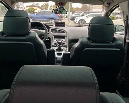 Сірий Пежо 5008, об'ємом двигуна 1.56 л та пробігом 298 тис. км за 10000 $, фото 6 на Automoto.ua