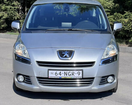 Сірий Пежо 5008, об'ємом двигуна 1.6 л та пробігом 190 тис. км за 8900 $, фото 43 на Automoto.ua