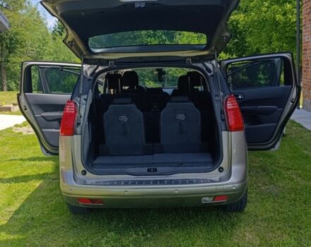 Серый Пежо 5008, объемом двигателя 2 л и пробегом 220 тыс. км за 9300 $, фото 3 на Automoto.ua