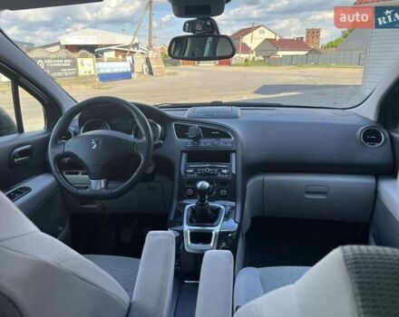 Серый Пежо 5008, объемом двигателя 2 л и пробегом 264 тыс. км за 9899 $, фото 10 на Automoto.ua