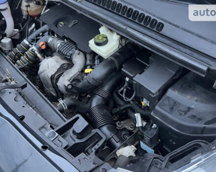 Серый Пежо 5008, объемом двигателя 1.6 л и пробегом 249 тыс. км за 7700 $, фото 28 на Automoto.ua