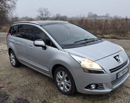 Сірий Пежо 5008, об'ємом двигуна 2 л та пробігом 225 тис. км за 9200 $, фото 5 на Automoto.ua
