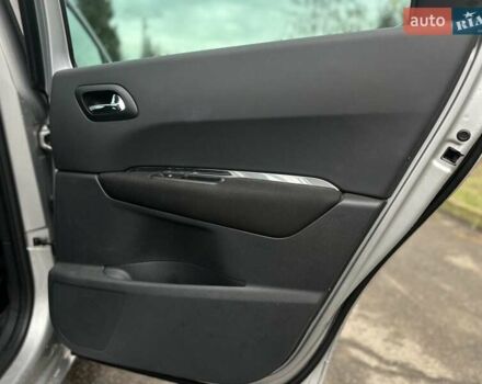 Сірий Пежо 5008, об'ємом двигуна 1.6 л та пробігом 213 тис. км за 6650 $, фото 16 на Automoto.ua