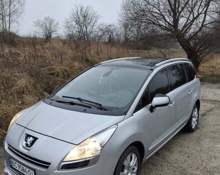Сірий Пежо 5008, об'ємом двигуна 2 л та пробігом 225 тис. км за 9200 $, фото 8 на Automoto.ua