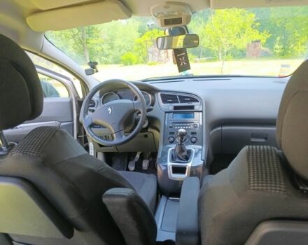 Серый Пежо 5008, объемом двигателя 2 л и пробегом 220 тыс. км за 9300 $, фото 7 на Automoto.ua