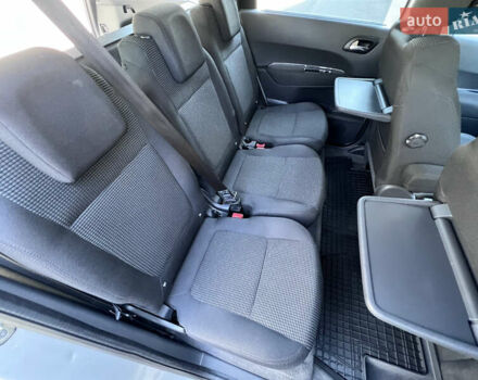 Сірий Пежо 5008, об'ємом двигуна 1.6 л та пробігом 190 тис. км за 8900 $, фото 40 на Automoto.ua