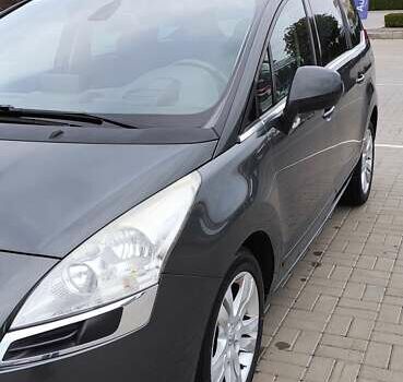 Сірий Пежо 5008, об'ємом двигуна 1.56 л та пробігом 298 тис. км за 10000 $, фото 4 на Automoto.ua