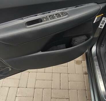 Сірий Пежо 5008, об'ємом двигуна 1.56 л та пробігом 298 тис. км за 10000 $, фото 13 на Automoto.ua