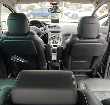 Сірий Пежо 5008, об'ємом двигуна 1.56 л та пробігом 298 тис. км за 10000 $, фото 19 на Automoto.ua